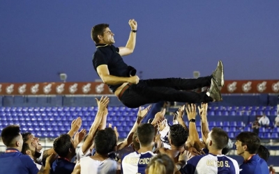 Hidalgo, mantejat pels jugadors del Sabadell | Cedida